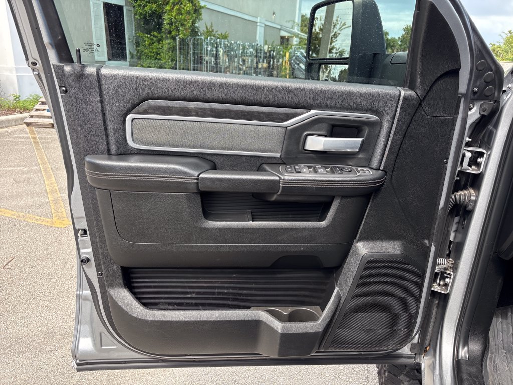 Used 2023 RAM 3500 Big Horn w/ Night Edition AWD/4WD image 25