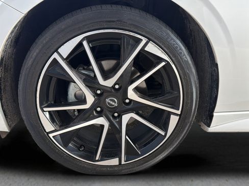 Certified 2024 Nissan Sentra SR FWD image 25