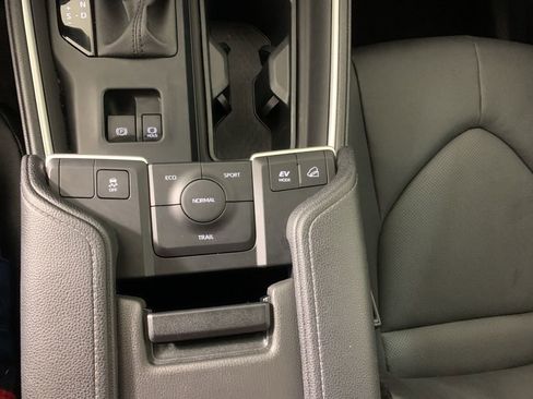 Used 2024 Toyota Grand Highlander AWD Hybrid image 28