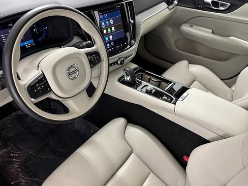 Used 2024 Volvo S60 T8 Ultimate w/ Climate Package image 4