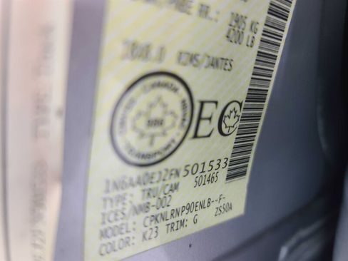 Used 2015 Nissan Titan SV image 32