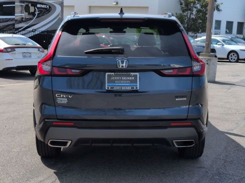 Used 2023 Honda CR-V Sport Touring image 4