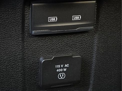 Used 2025 Jeep Gladiator Mojave AWD/4WD image 9