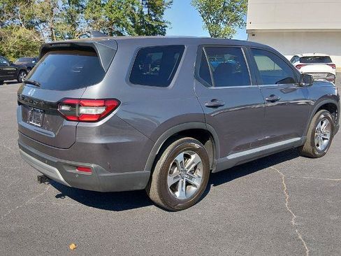 Used 2025 Honda Pilot EX-L image 4