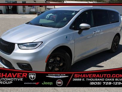 Used 2023 Chrysler Pacifica Touring-L w/ S Appearance Package