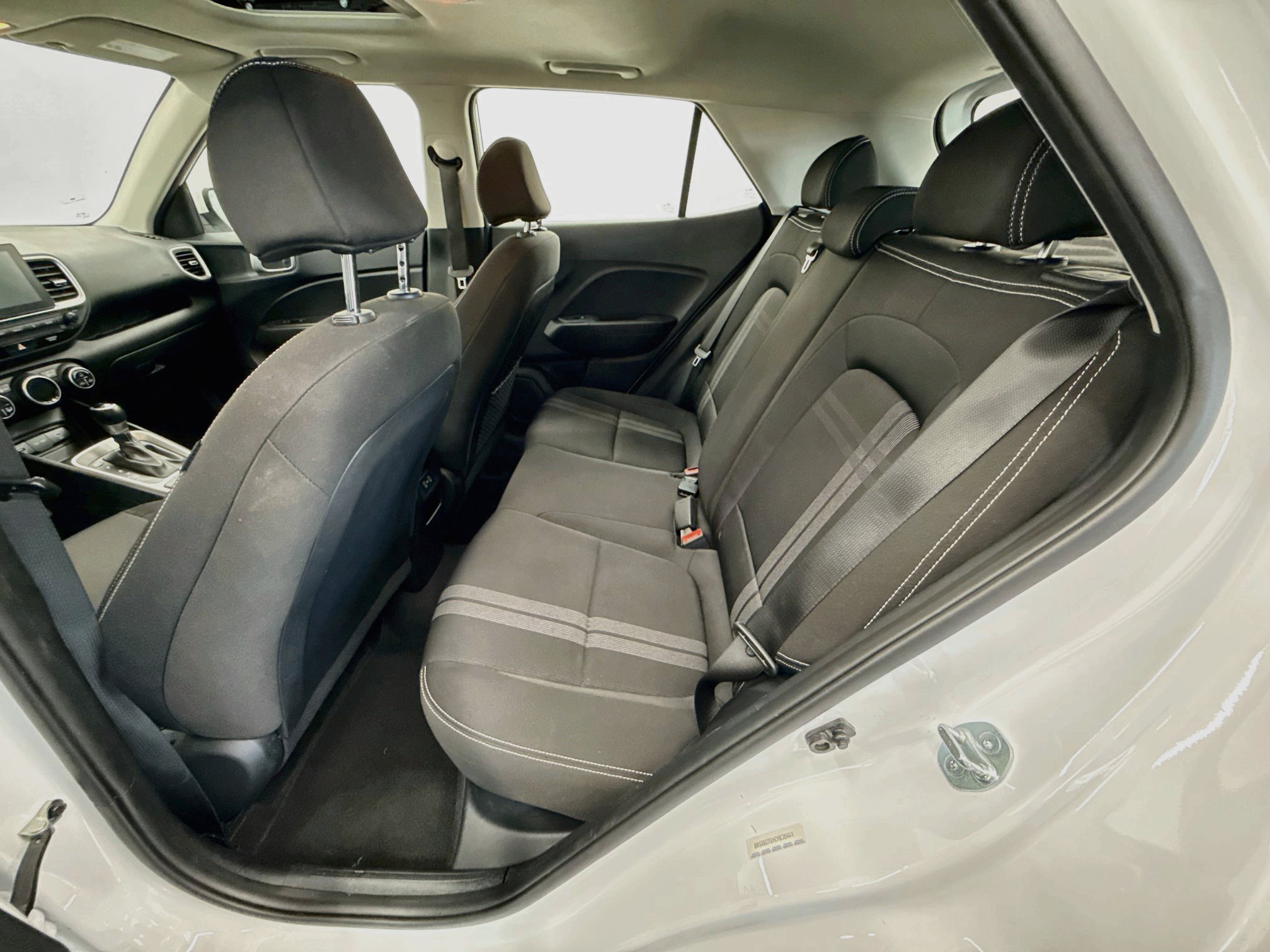 Used 2025 Hyundai Venue SEL FWD image 28