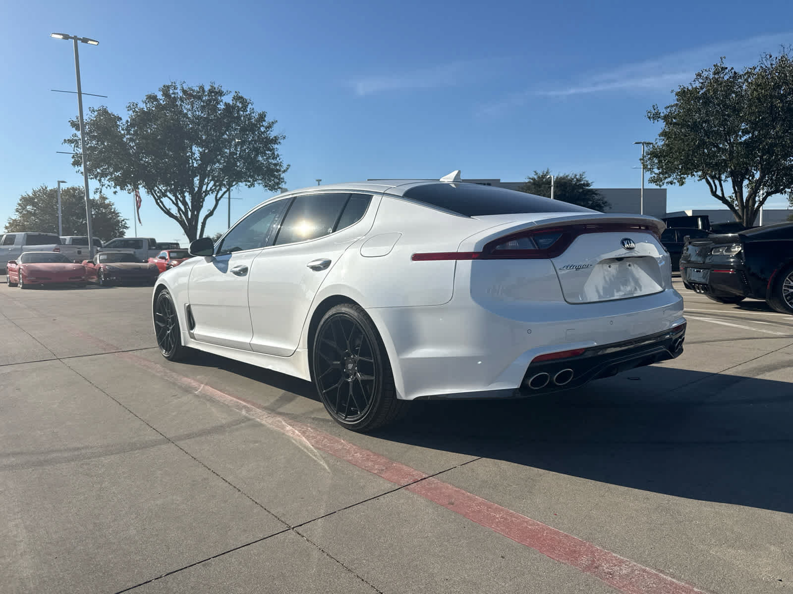 Used 2019 Kia Stinger RWD image 2