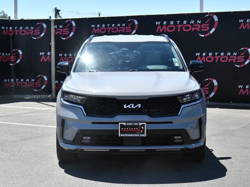 Used 2023 Kia Sorento EX FWD image 2