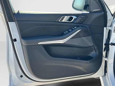 Used 2024 BMW X7 xDrive40i w/ M Sport Package image 13