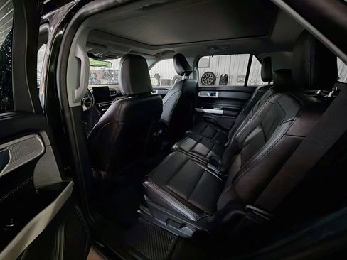 Used 2022 Ford Explorer Limited AWD/4WD image 9