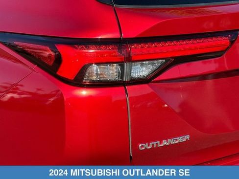 Used 2024 Mitsubishi Outlander SE AWD/4WD image 31