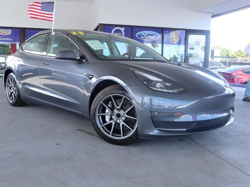 Used 2023 Tesla Model 3 Standard Range RWD image 3