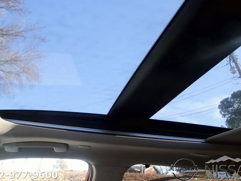 Used 2023 Nissan Rogue SV w/ SV Premium B Package image 27