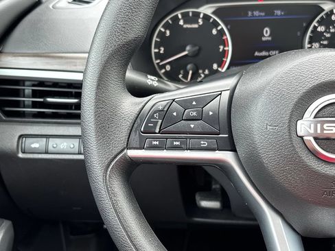 Used 2025 Nissan Altima 2.5 SV FWD image 16