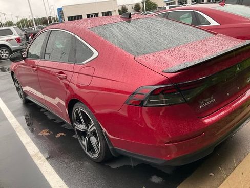 Used 2025 Honda Accord Sport image 9