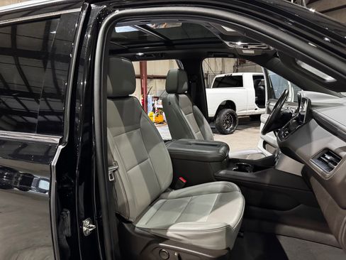 Used 2023 GMC Yukon SLT image 25