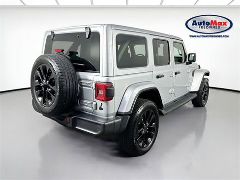 Used 2024 Jeep Wrangler Unlimited Sahara w/ Technology Group image 2