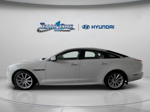 Used 2017 Jaguar XJ R-Sport image 5