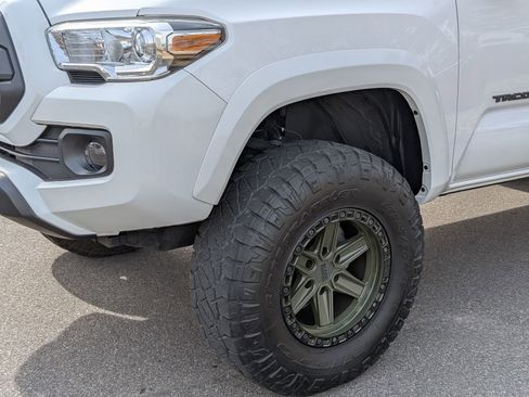 Used 2021 Toyota Tacoma SR5 image 9