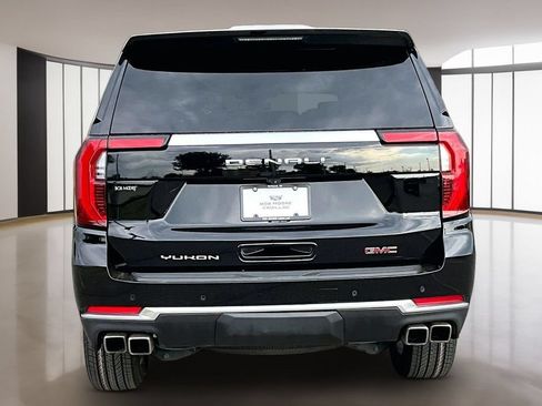 Used 2025 GMC Yukon Denali AWD/4WD image 4