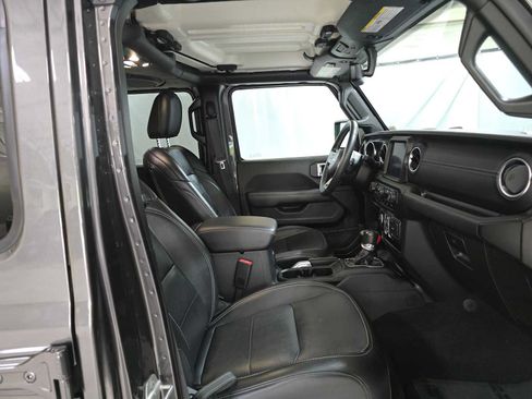 Used 2022 Jeep Wrangler Unlimited Sahara AWD/4WD image 10