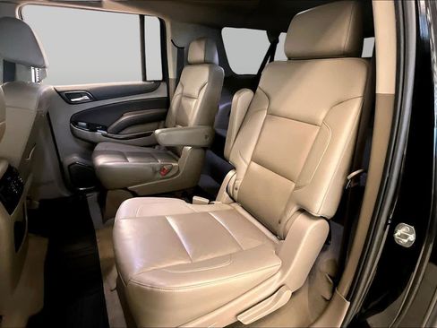 Used 2020 Chevrolet Suburban LT AWD/4WD image 18