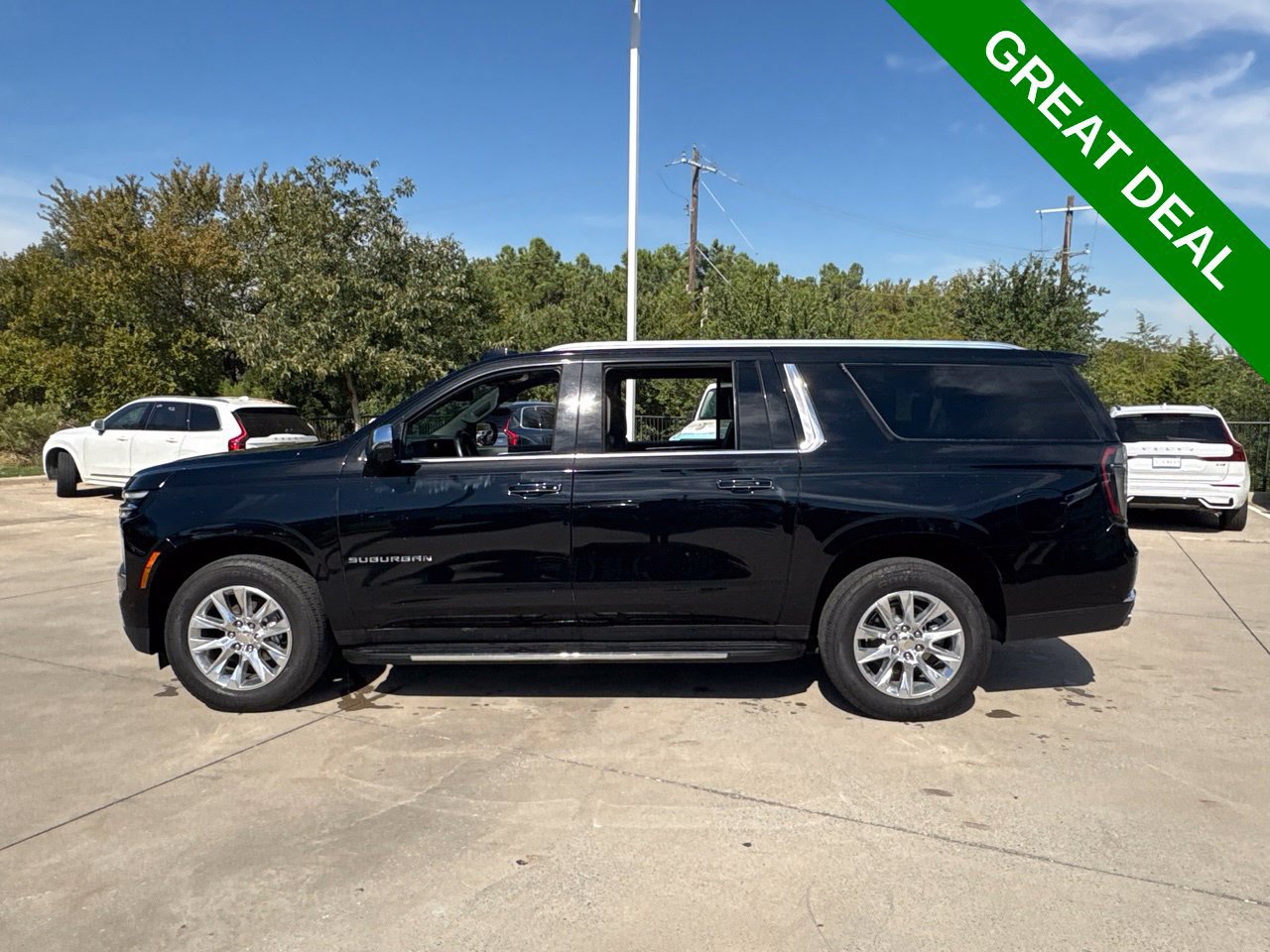 Used 2025 Chevrolet Suburban Premier AWD/4WD image 8
