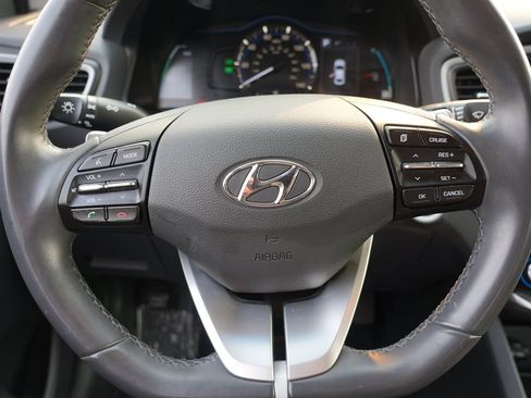 Used 2019 Hyundai Ioniq Plug-In Hybrid FWD image 23