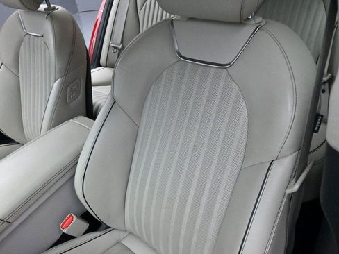 Used 2019 Genesis G70 3.3T Advanced RWD image 15
