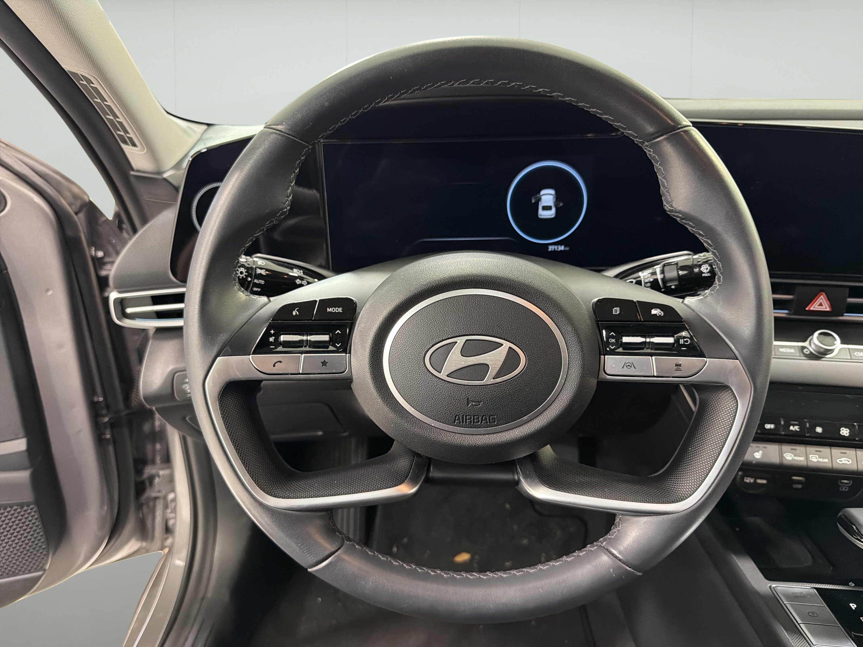 Used 2024 Hyundai Elantra SEL w/ Convenience Package FWD image 15