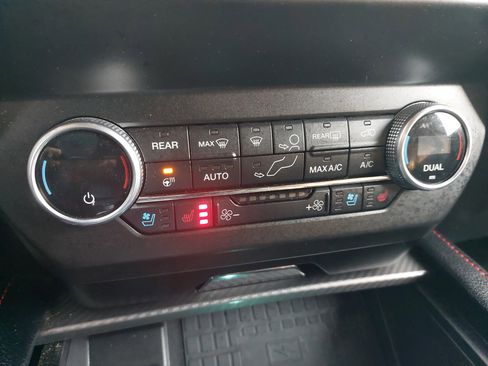 Used 2021 Ford Expedition Max Limited image 23