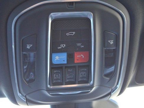 New 2025 Jeep Grand Cherokee Limited image 27