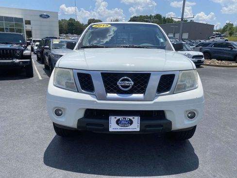 Used 2015 Nissan Frontier Desert Runner RWD image 2