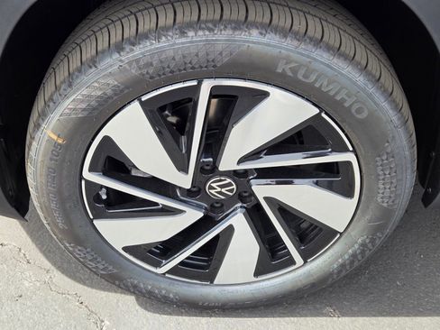 New 2026 Volkswagen Atlas SE FWD image 5