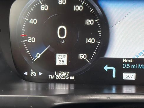 Used 2016 Volvo XC90 T8 Momentum w/ Vision Package image 17