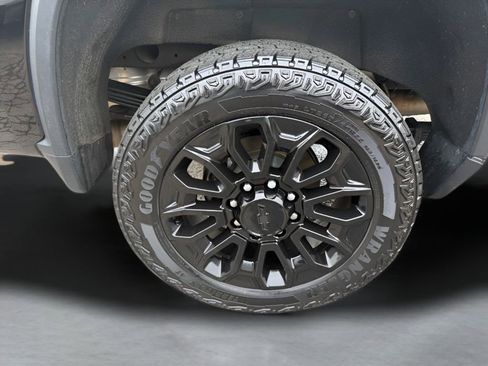 Used 2025 Chevrolet Silverado 2500 High Country w/ High Country Premium Package AWD/4WD image 36