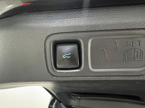 Used 2024 Ford Expedition Limited image 37