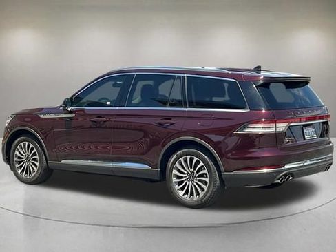 Certified 2024 Lincoln Aviator 2WD w/ Premium Package image 4