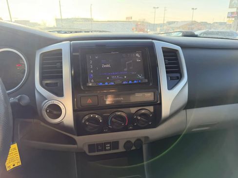 Used 2015 Toyota Tacoma 4x4 Double Cab image 19