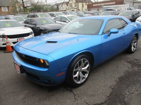 Used 2015 Dodge Challenger SXT Plus w/ Sound Group II image 5