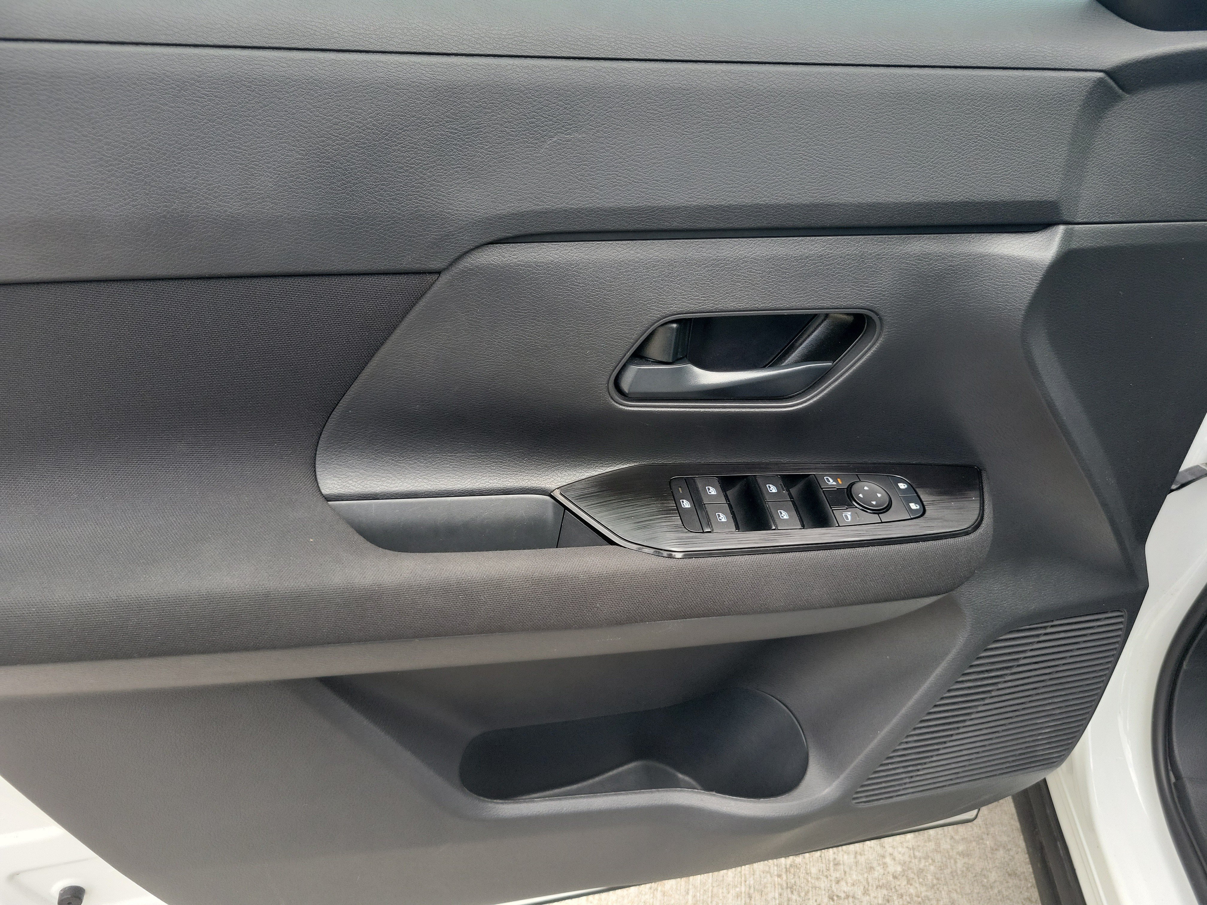 Used 2025 Nissan Kicks S FWD image 20