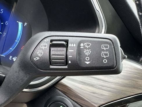 Used 2020 Ford Escape Titanium AWD/4WD image 17