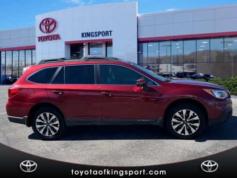 Used 2017 Subaru Outback 2.5i Limited image 4