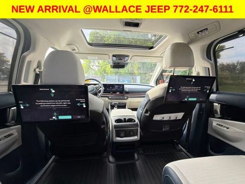 Used 2025 Kia Carnival SX Prestige FWD image 10
