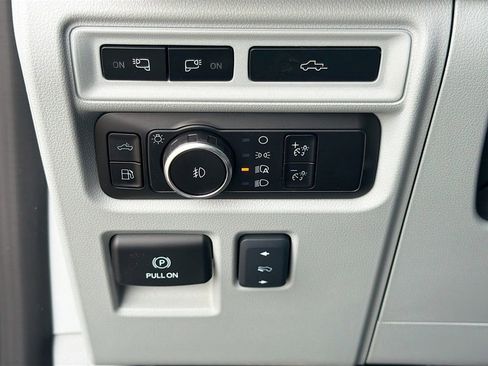 Used 2023 Ford F150 Limited image 32