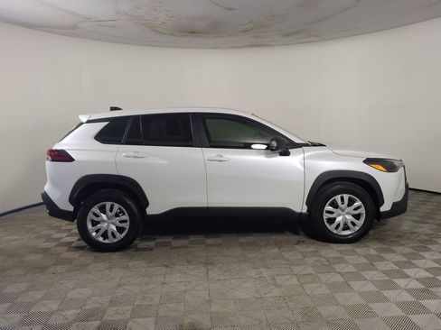 Used 2026 Toyota Corolla Cross L image 4