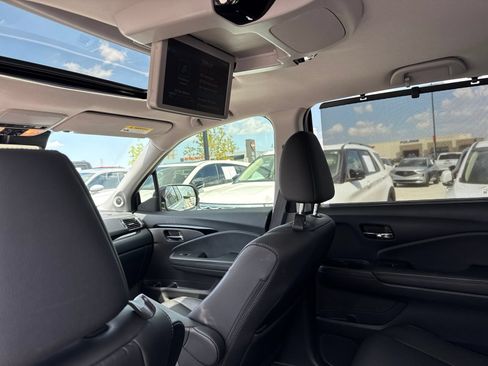 Used 2021 Honda Pilot Touring image 13