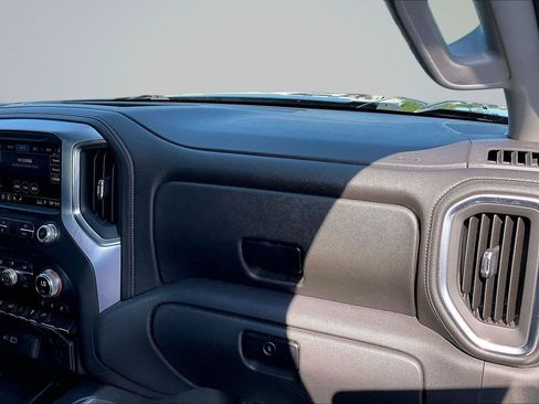 Used 2019 GMC Sierra 1500 SLT w/ SLT Premium Package AWD/4WD image 17