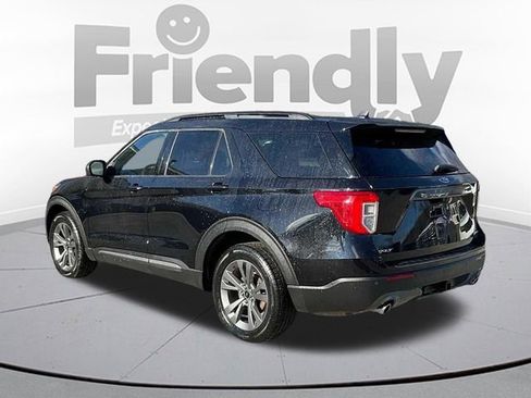 Used 2021 Ford Explorer XLT w/ Equipment Group 202A AWD/4WD image 7
