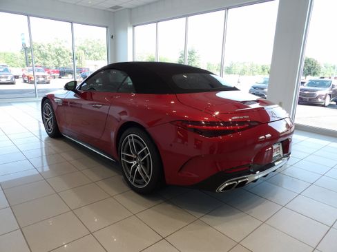 Used 2022 Mercedes-Benz SL 55 AMG AMG SL 55 Convertible image 4